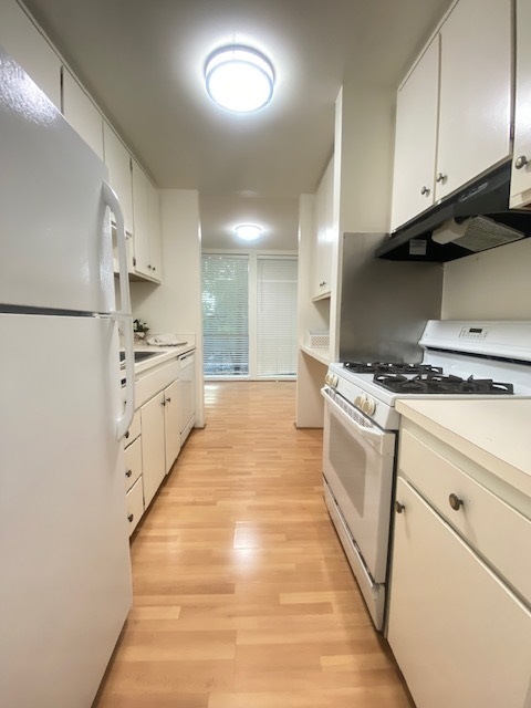 Primary Photo - 2700 Le Conte Ave