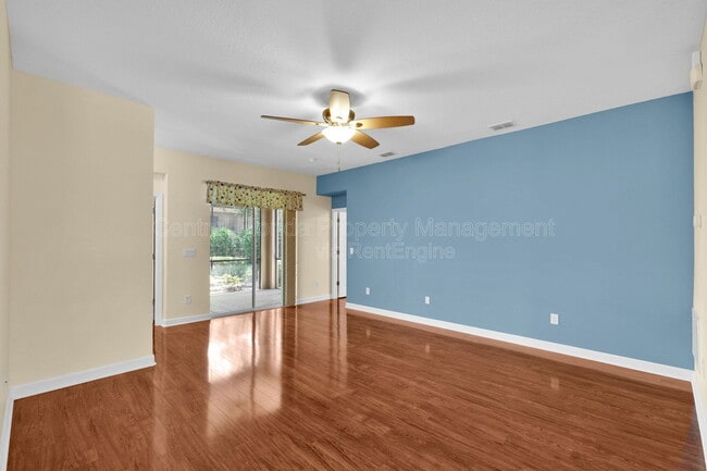 Foto del edificio - 3677 Serena Ln