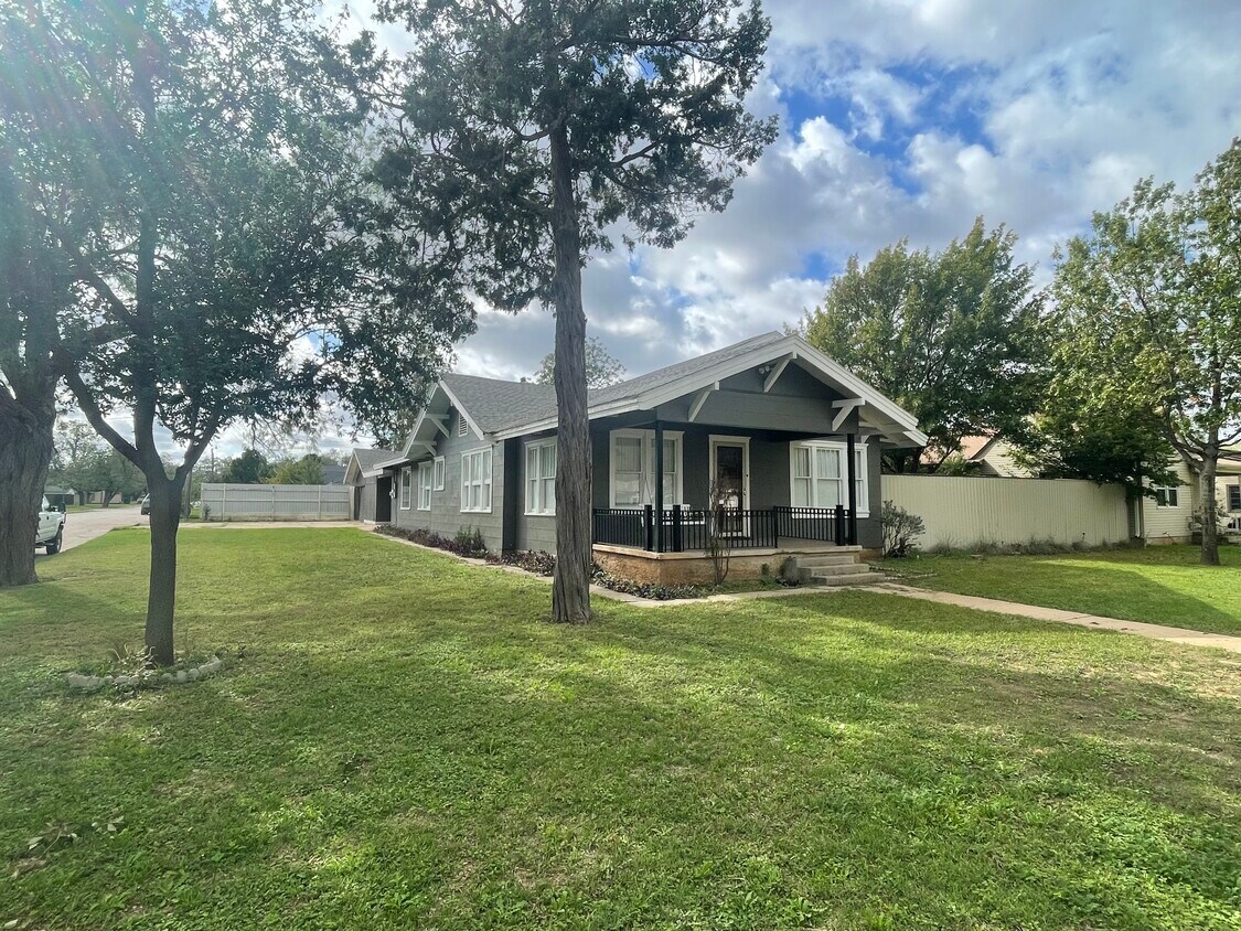 1749 University Blvd, Abilene, TX 79603 House Rental in Abilene, TX