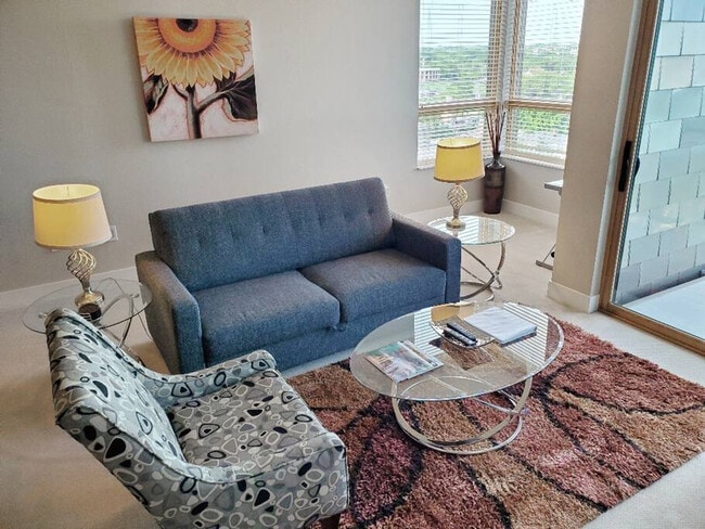 Foto del edificio - 1813 E Jarvis St