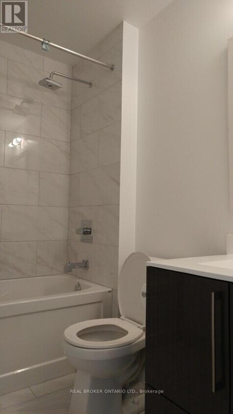 Photo du bâtiment - 56 Annie Craig Dr