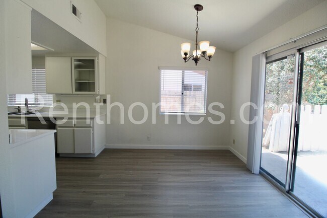 Foto del edificio - 2723 Malibu Pl