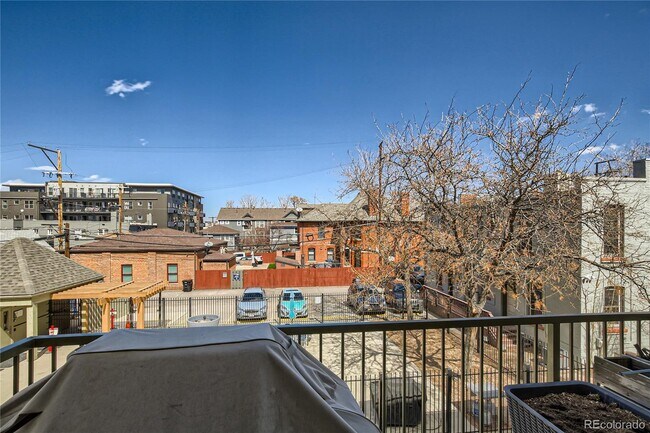 Building Photo - 837 E 17th Ave