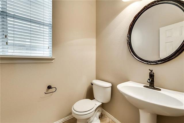 Foto del edificio - 1439 Royal Oaks Dr