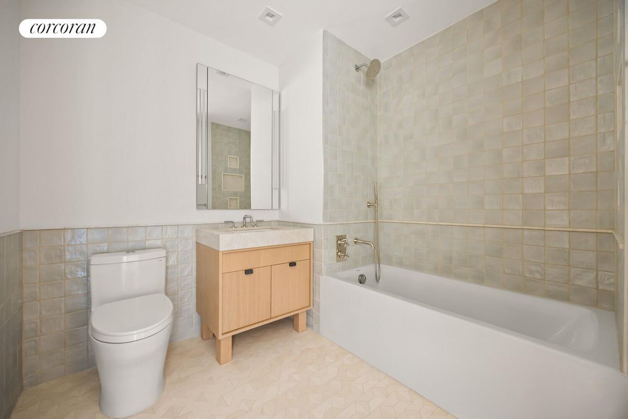 Foto del edificio - 222 E Broadway