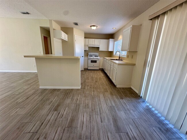 Foto del edificio - 18074 Glenledi Dr