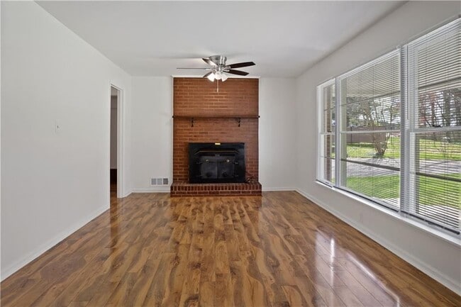 Foto del edificio - 430 Haynes Rd