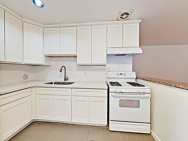 Building Photo - 2 br, 1 bath - 2245 Ashby Ave Apt A Apt A