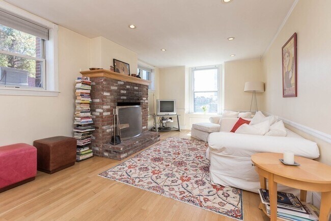 Building Photo - 177 Commonwealth Ave