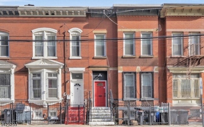 Foto del edificio - 13 2nd Ave
