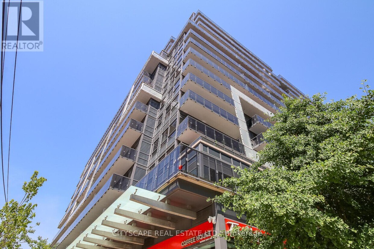 Primary Photo - 1030-1030 King St W
