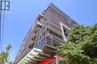 Building Photo - 1030-1030 King St W
