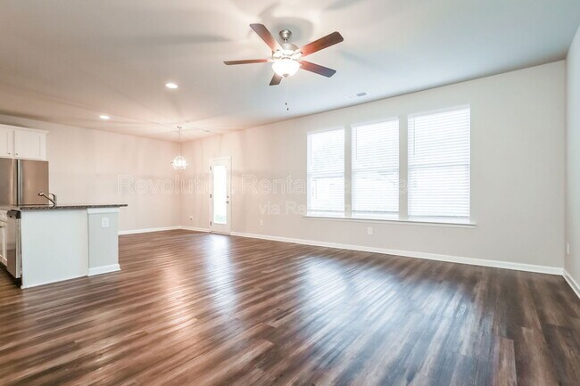 Building Photo - 112 Hunts Ml Cir