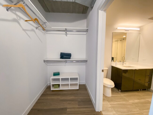 Foto del edificio - 739 W Sheridan Rd