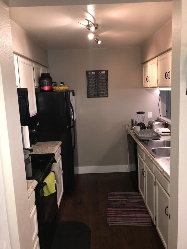 Foto del edificio - Spacious 3BR Condo in Denver