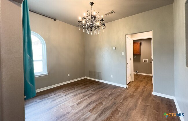 Foto del edificio - 308 Oak Ridge Dr
