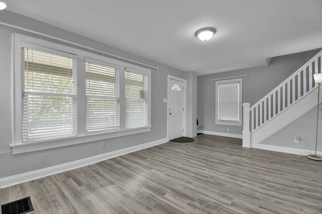 Foto del edificio - 626 E Jenkins Ave