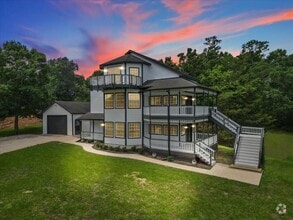 Building Photo - 401 Paradise Dr