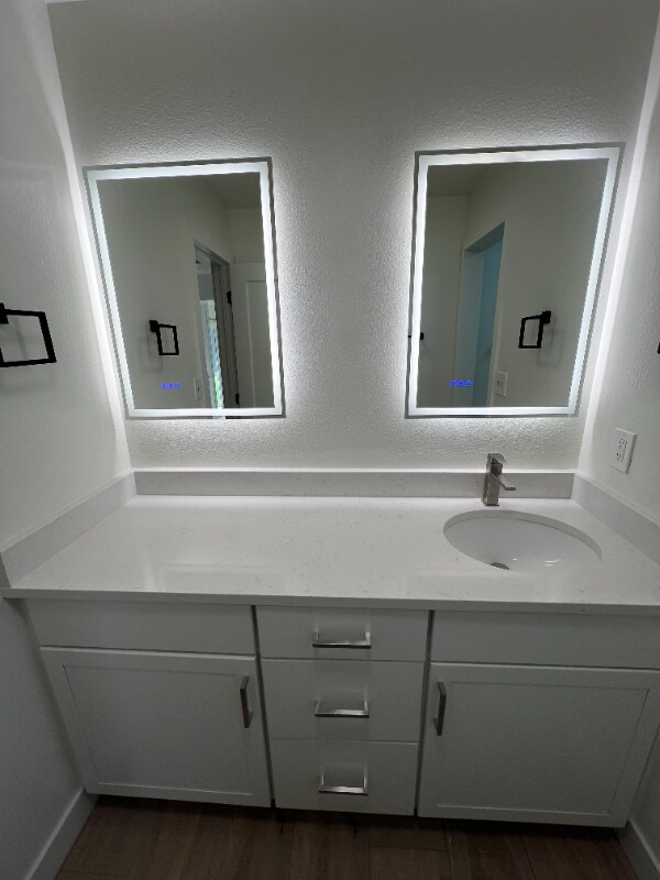 Foto del edificio - 705 E Drake Rd