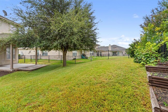 Building Photo - 65 White Magnolia Cir