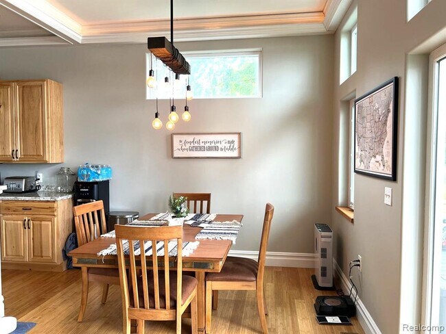Building Photo - 5025 Harp Dr