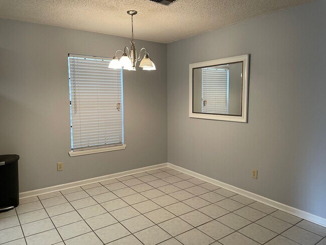 Foto del edificio - Charming 2 bedroom, 2 bath home in Lafayette!