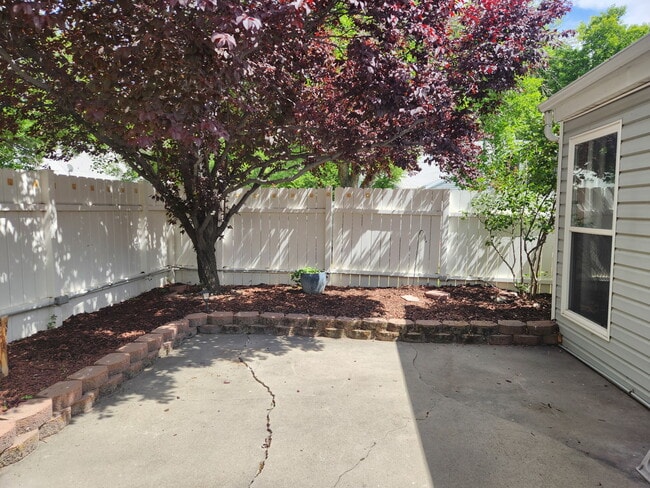 Building Photo - 41 Millpond Dr