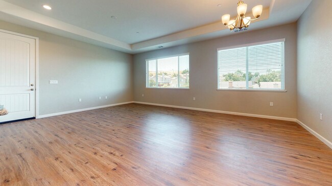 Building Photo - Single Family Residence