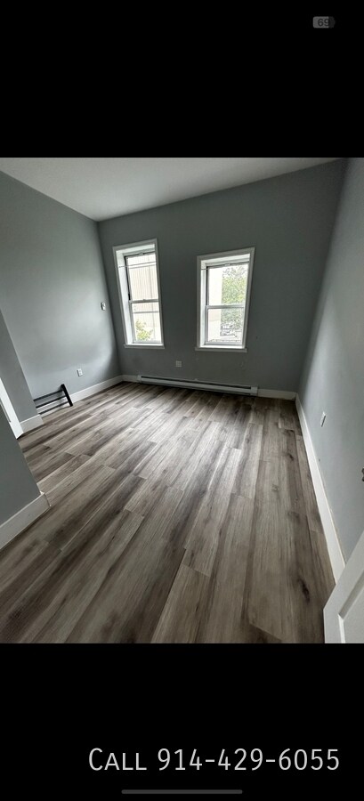 Building Photo - 139 School St