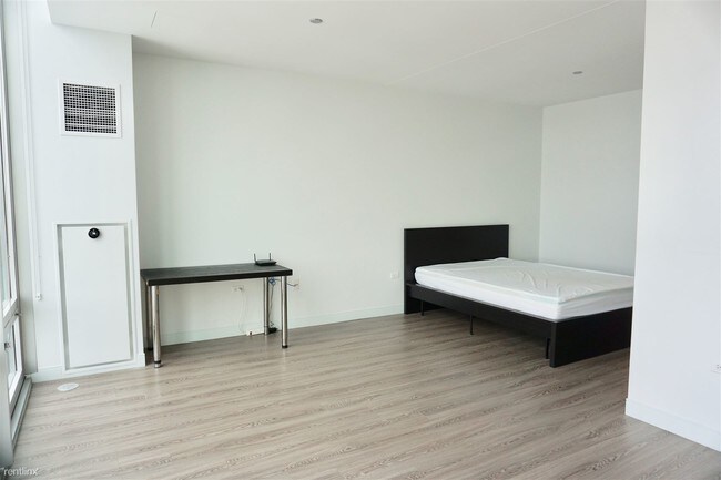 Building Photo - Studio, 1 bath  - 728 N Morgan St Apt 1503
