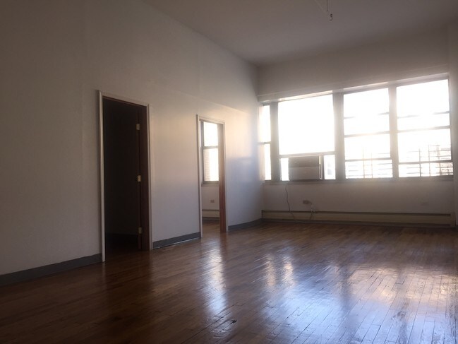 Foto del edificio - 70 Wyckoff Ave