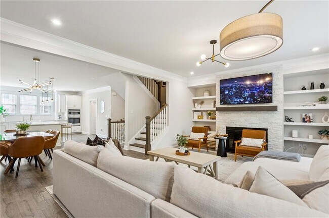 Foto del edificio - 1368 Live Oak Ln