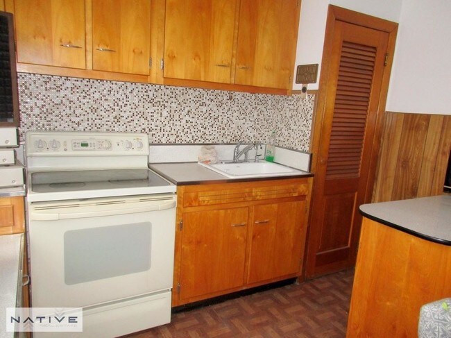 Building Photo - One Family House For Rent in Upper Glendale!