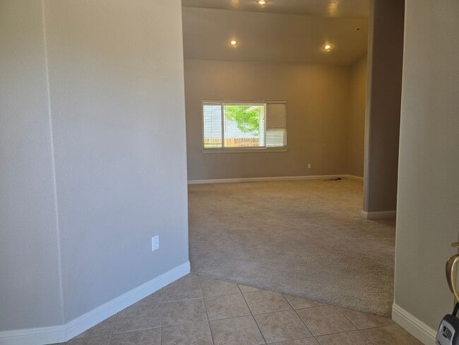Building Photo - 1458 Cardiff Ct