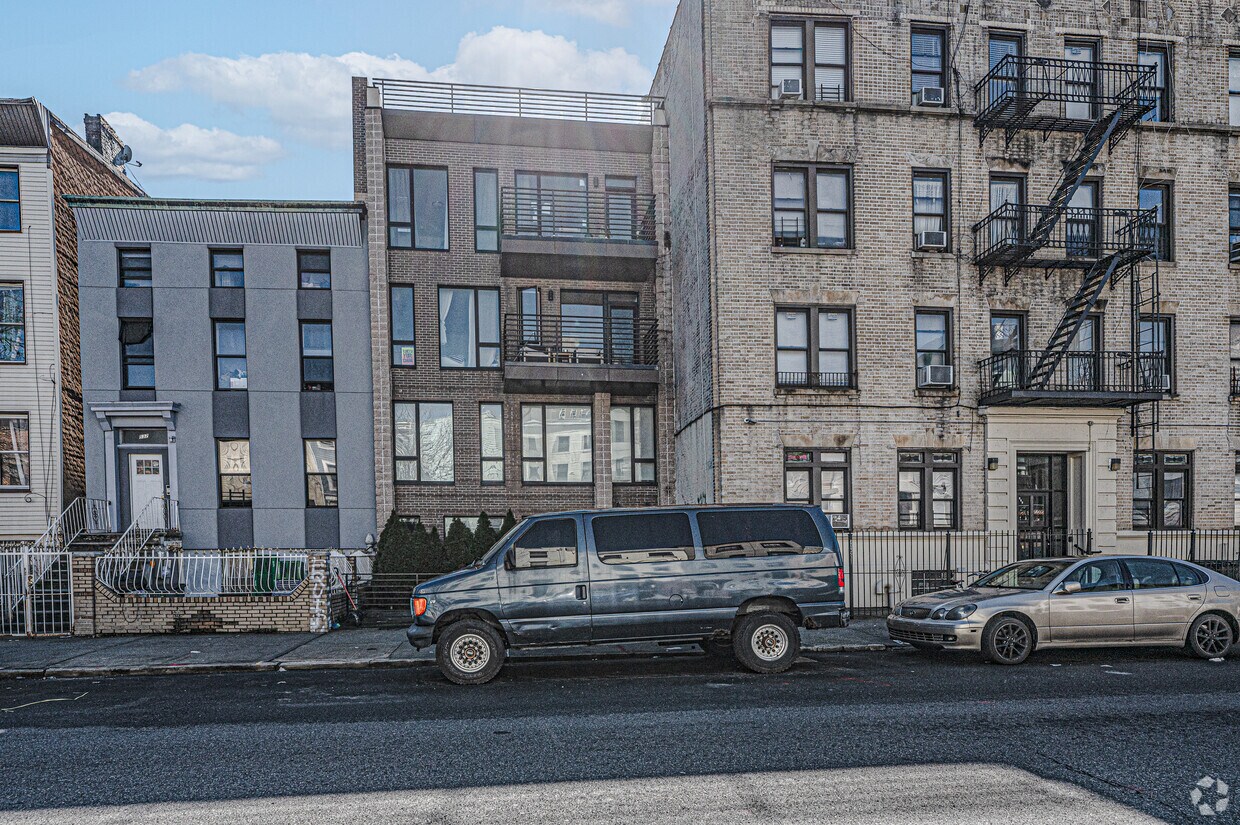 Building Photo - 530 Lafayette Ave