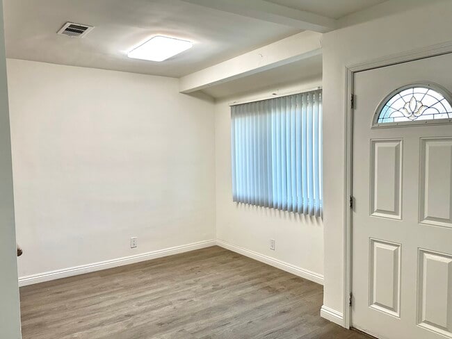Foto del edificio - 6955 Calhoun Ave