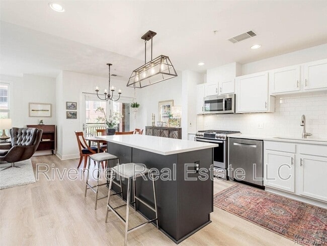 Photo - 1631 Emerson St Apartment