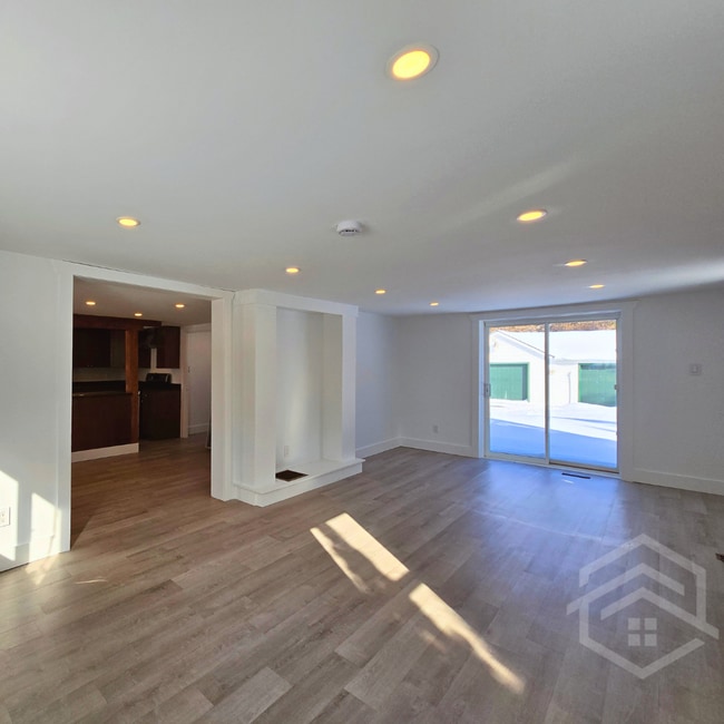 Building Photo - 3-Bedroom House available in Otterville!!