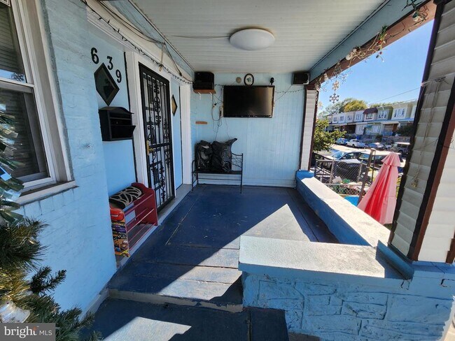 Building Photo - 4639 C St