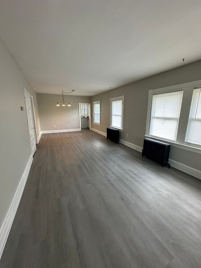 Building Photo - 3 Bed, 2 bath single in Upper Darby