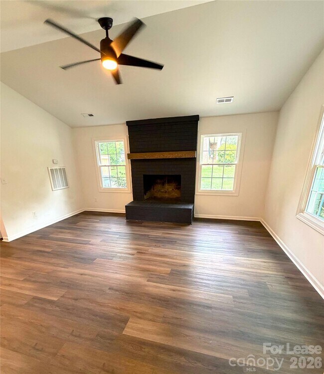 Building Photo - 5406 Barrington Dr