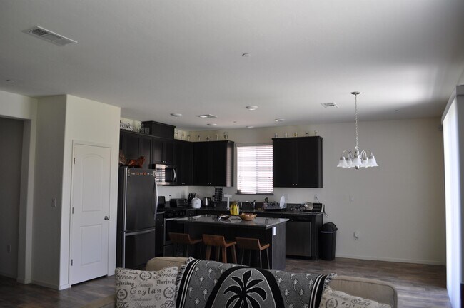 Building Photo - 1588 Hartley Dr