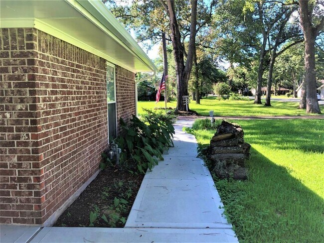 Building Photo - 12011 Tall Forest Dr