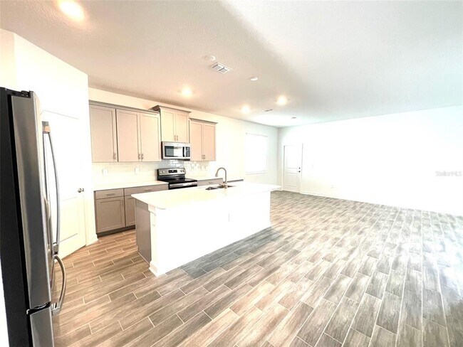 Foto del edificio - 11432 Rhyme Ave