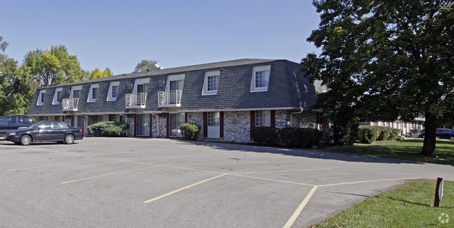 Building Photo - Colonial Gardens Apartments