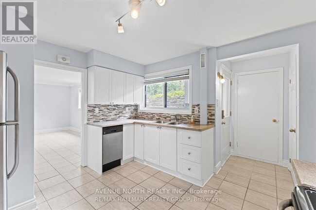 Photo du bâtiment - 1217 Willowdale Ave