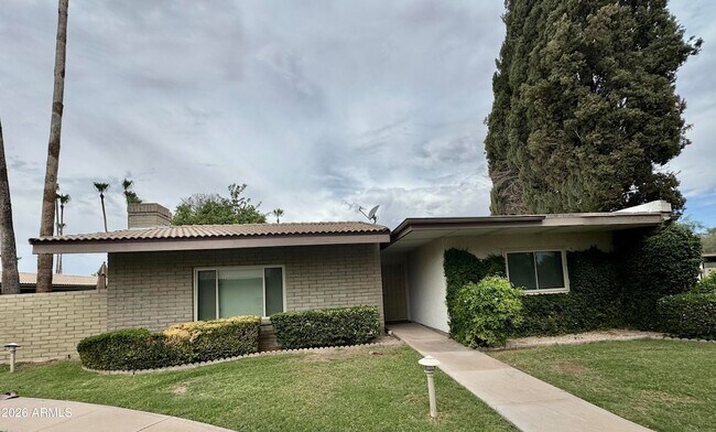 Foto del edificio - 4800 N 68th St