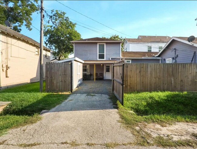 See unit photos for my photos - 912 Northwood St