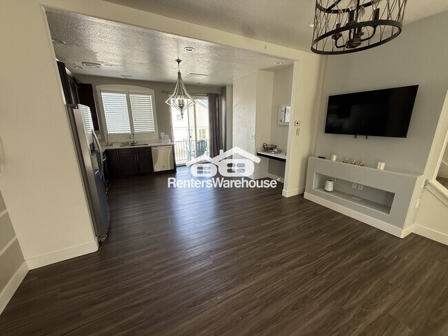 Foto del edificio - 6148 W Lake Ave