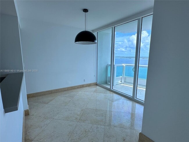 Foto del edificio - 1643 Brickell Ave